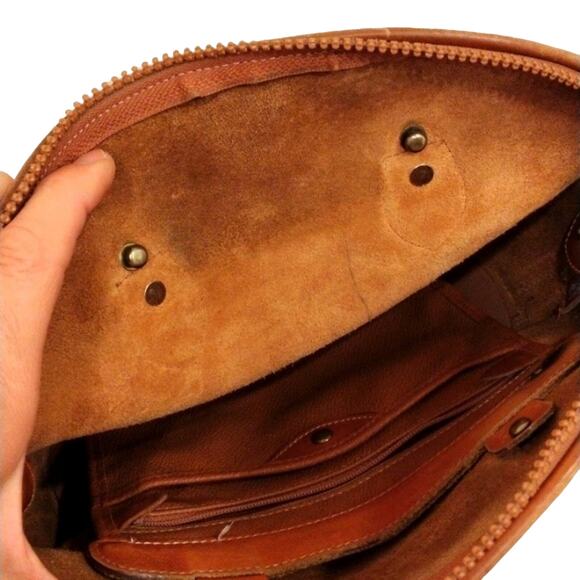 Rare NORFOLK Dooney & Bourke Dome Shoulderbag w added Tassel Accent Chain - Picture 14 of 16